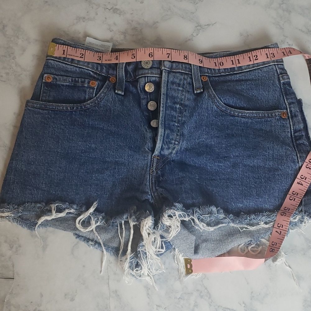 Levi Jean Shorts - Picture 4 of 14